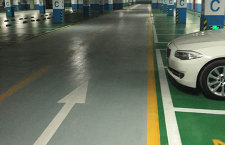 停車庫環(huán)氧地坪樹脂地坪漆使用中要注意什么？